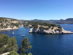 ONE DAY BY FOOT IN THE CALANQUES 